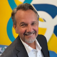 Daniel Pennington is a leadership and communication trainer focused on helping healthcare organizations strengthen workforce stability, employee engagement, and operational trust.